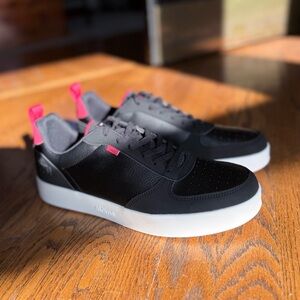 Atoms Model 251 Low: Red & Black